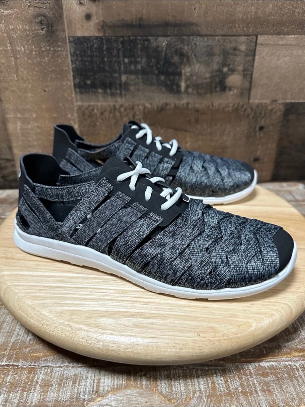 NEW Merrell Womens Black/White Flora Kye Weave Lace-Up Sneakers J03060 Size 7.5